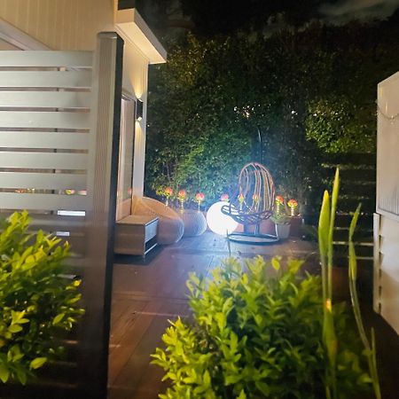 Delightful Little House & Chateau Charme Suite โอ๊คแลนด์ ภายนอก รูปภาพ
