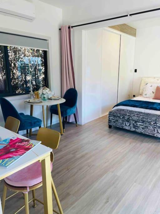 Delightful Little House & Chateau Charme Suite โอ๊คแลนด์ ภายนอก รูปภาพ