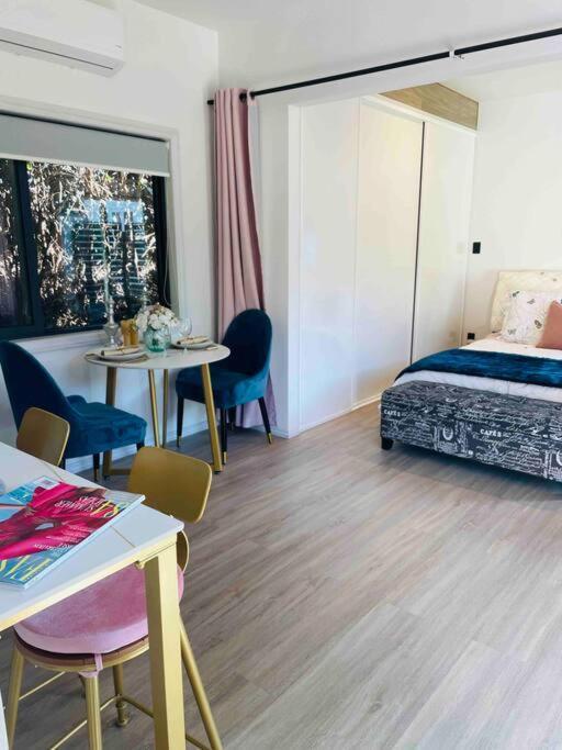 Delightful Little House & Chateau Charme Suite โอ๊คแลนด์ ภายนอก รูปภาพ